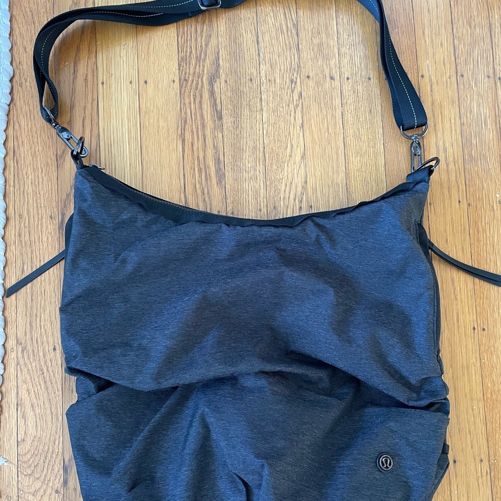 Lululemon workout bag